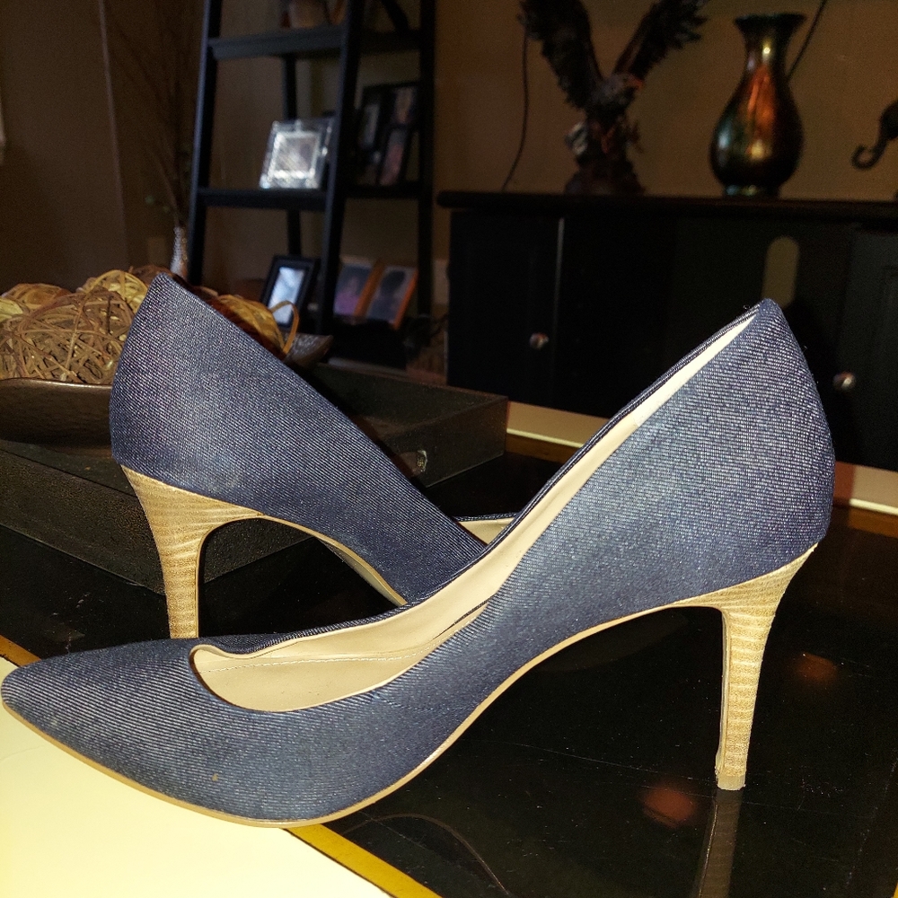 Blue pointy toed heels. Jean material